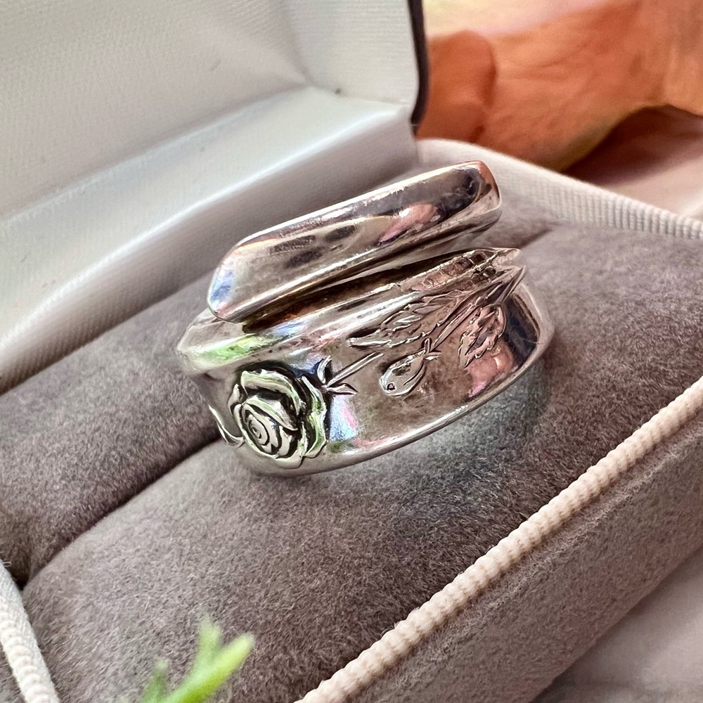 Vintage Silver Wrap Ring with Rose Embossed design. Morning Rose about 7-7.25 - Picture 9 of 17